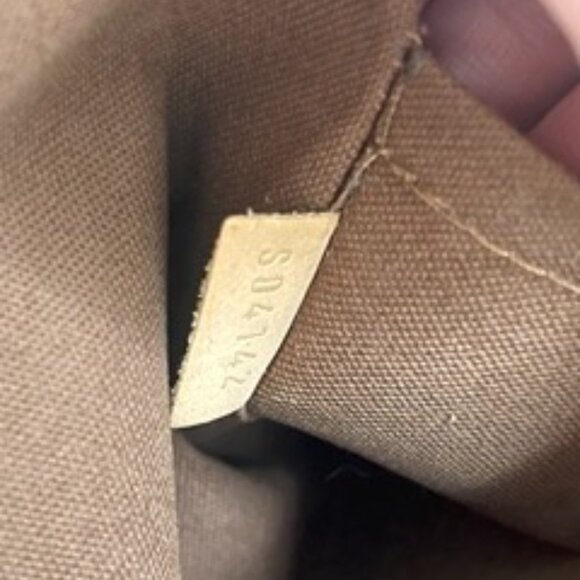 Louis Vuitton Palermo PM Monogram Handbag - Picture 4 of 11